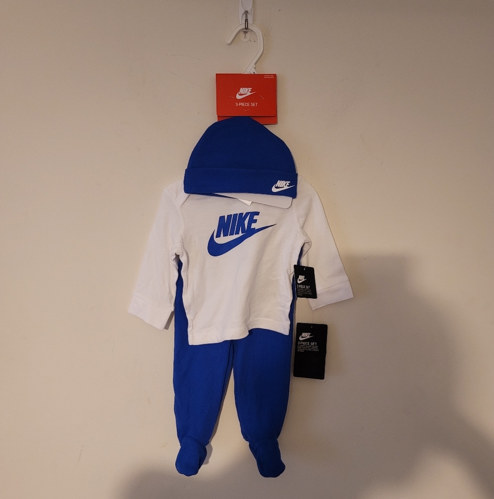 NEW Nike 3 piece Set 💙